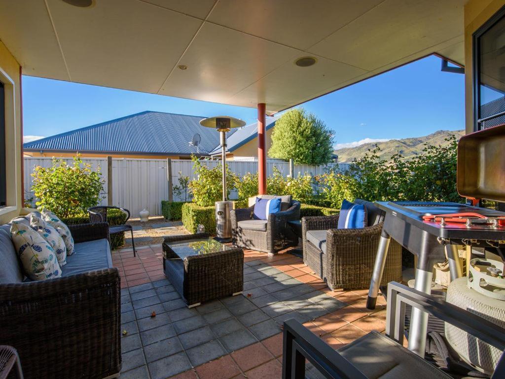 Kawarau Bay View - Cromwell Holiday Home Экстерьер фото