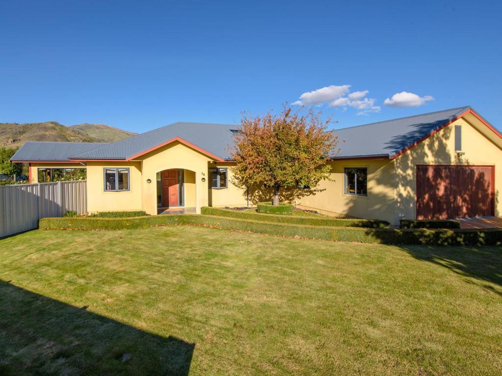 Kawarau Bay View - Cromwell Holiday Home Экстерьер фото